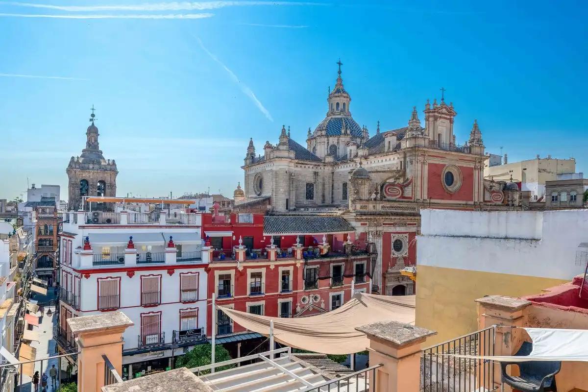 Vista exterior de Pis en venda en Sevilla amb Aire condicionat, Calefacció i Terrassa