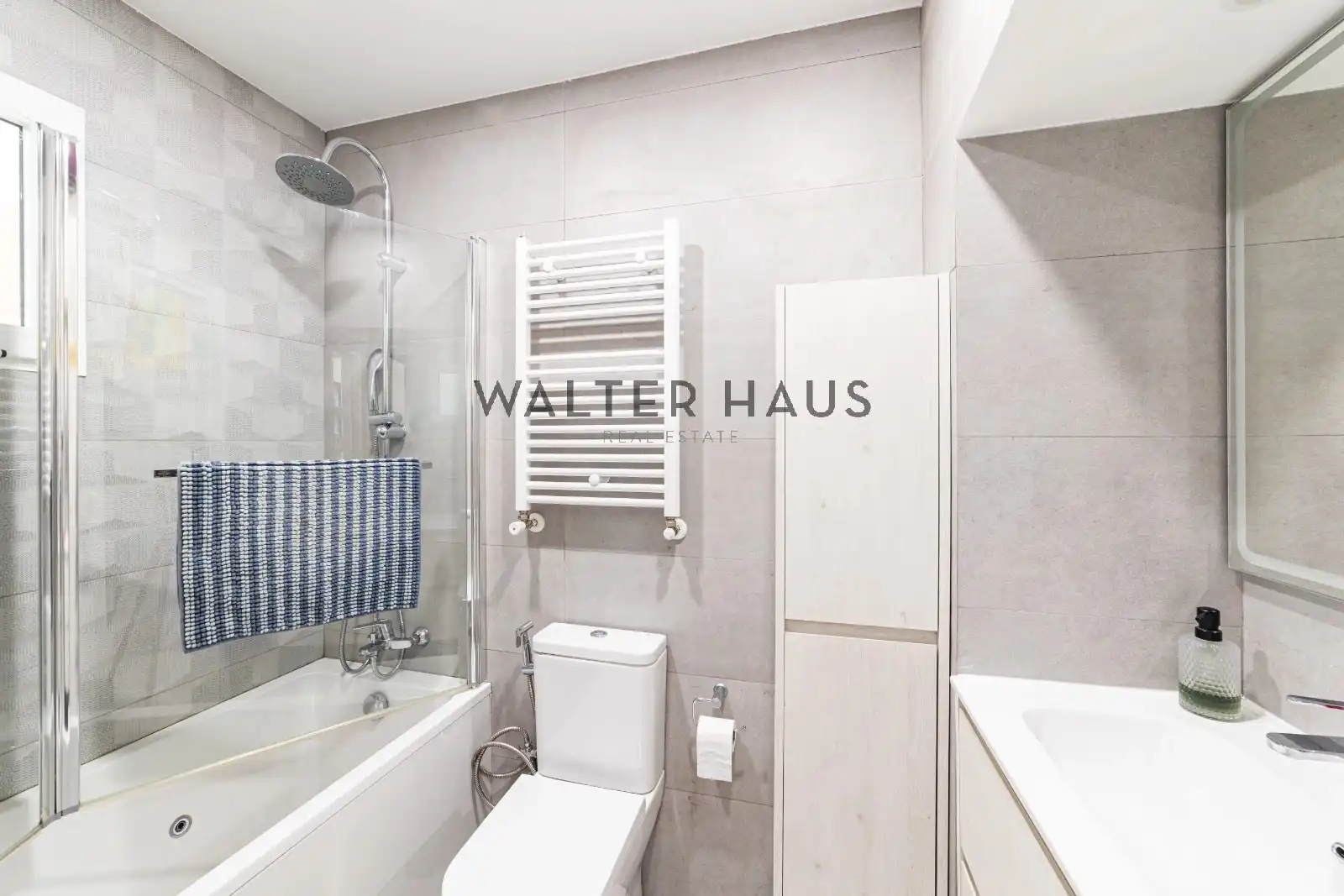 Baño de Piso en venta en Madrid con Aire acondicionado, Calefacción y Horno