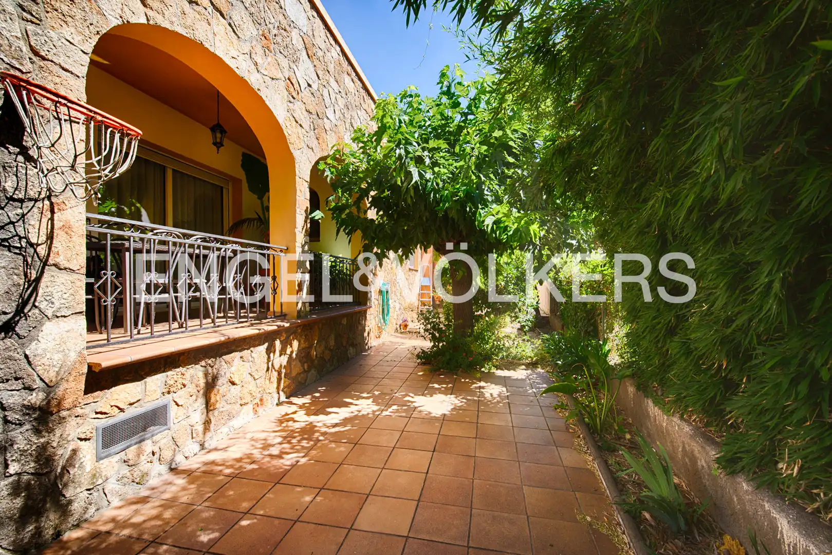 Terrace of Detached homes for sale in Fortià  with Air Conditioner, Terrace and Swimming Pool