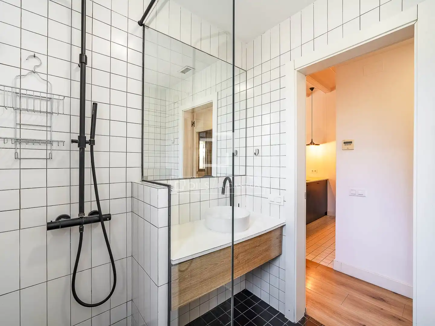 Baño de Piso en venta en Barcelona con Aire acondicionado, Calefacción y Terraza