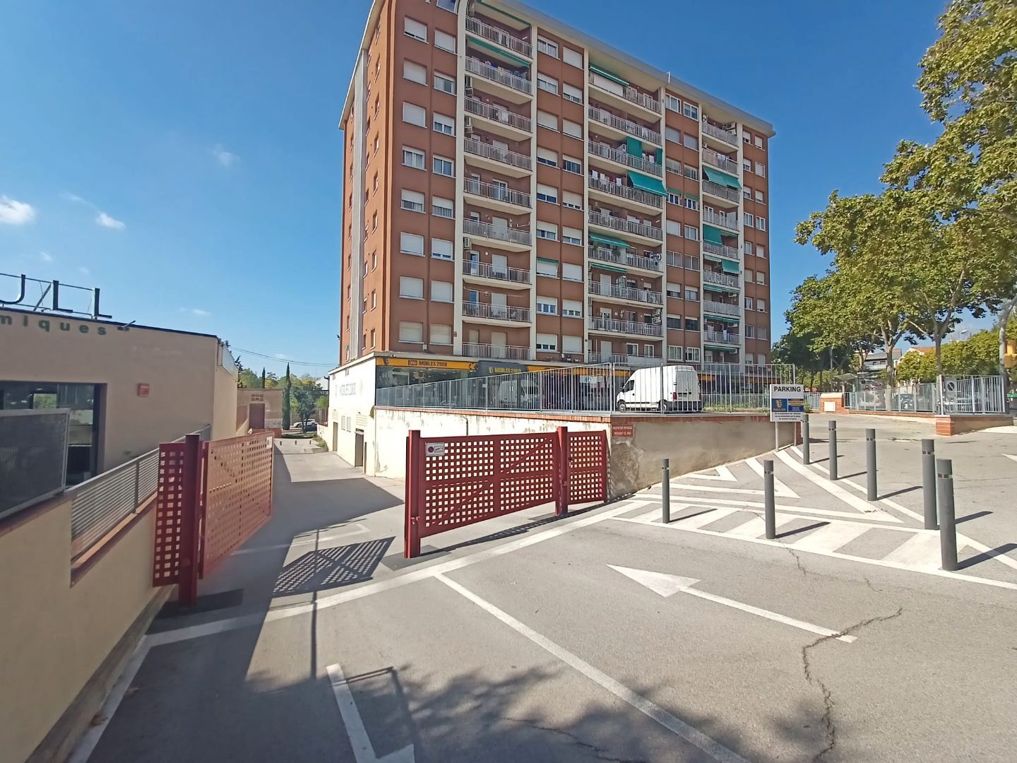 Exterior view of Garage for sale in Sabadell