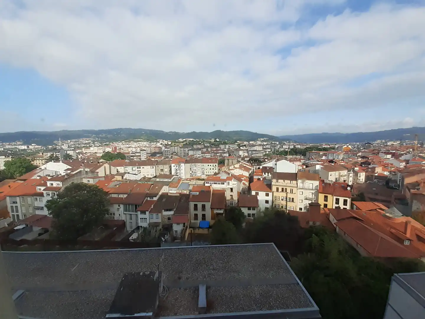 Außenansicht von Wohnung zur Miete in Ourense Capital  mit Heizung, Parkett und Möbliert