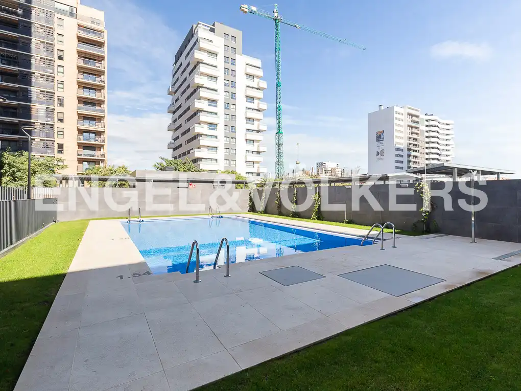 Piscina de Pis de lloguer en Valencia amb Aire condicionat, Calefacció i Terrassa