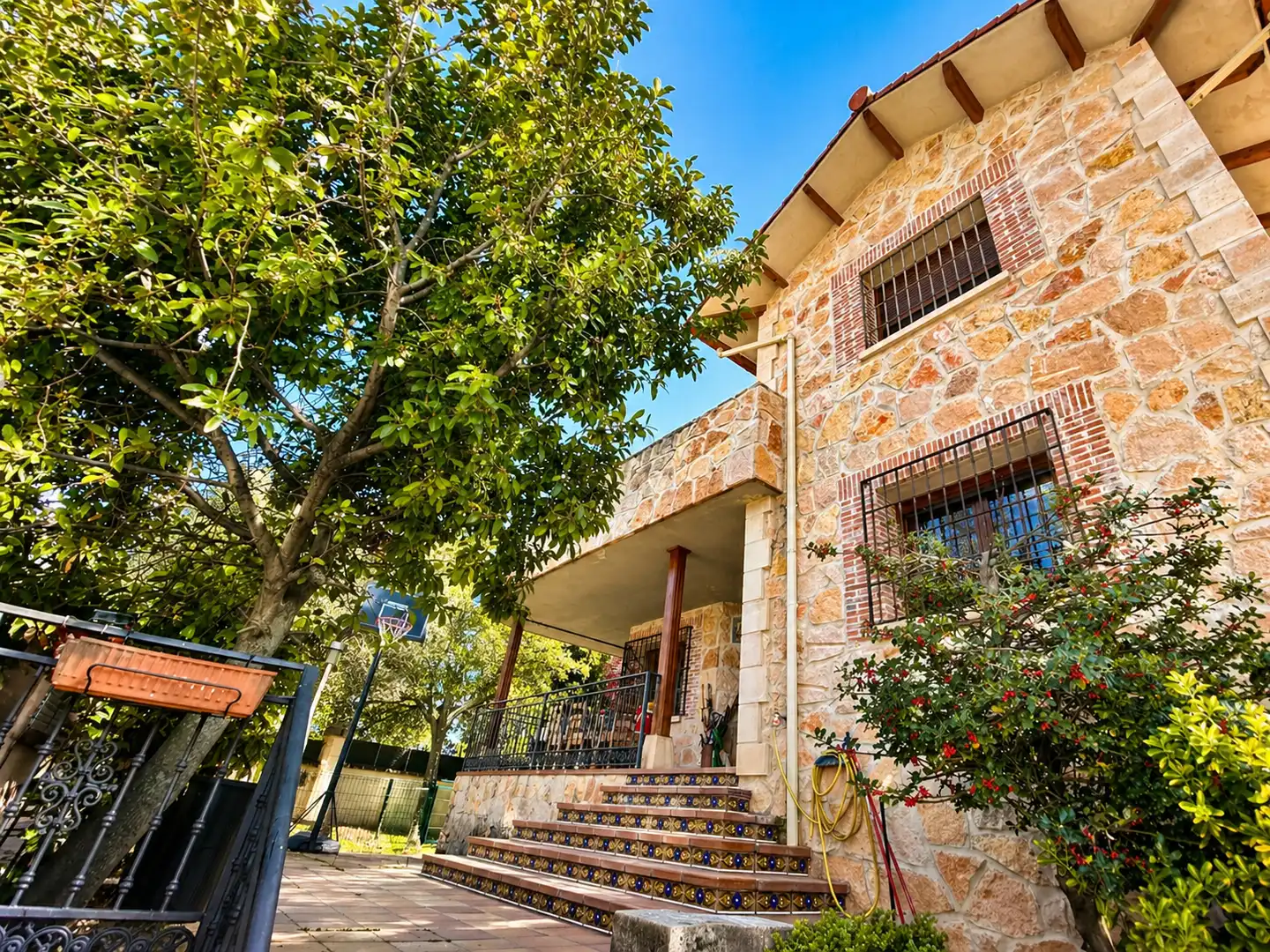 Vista exterior de Casa o chalet en venta en Guadarrama con Calefacción, Jardín privado y Parquet
