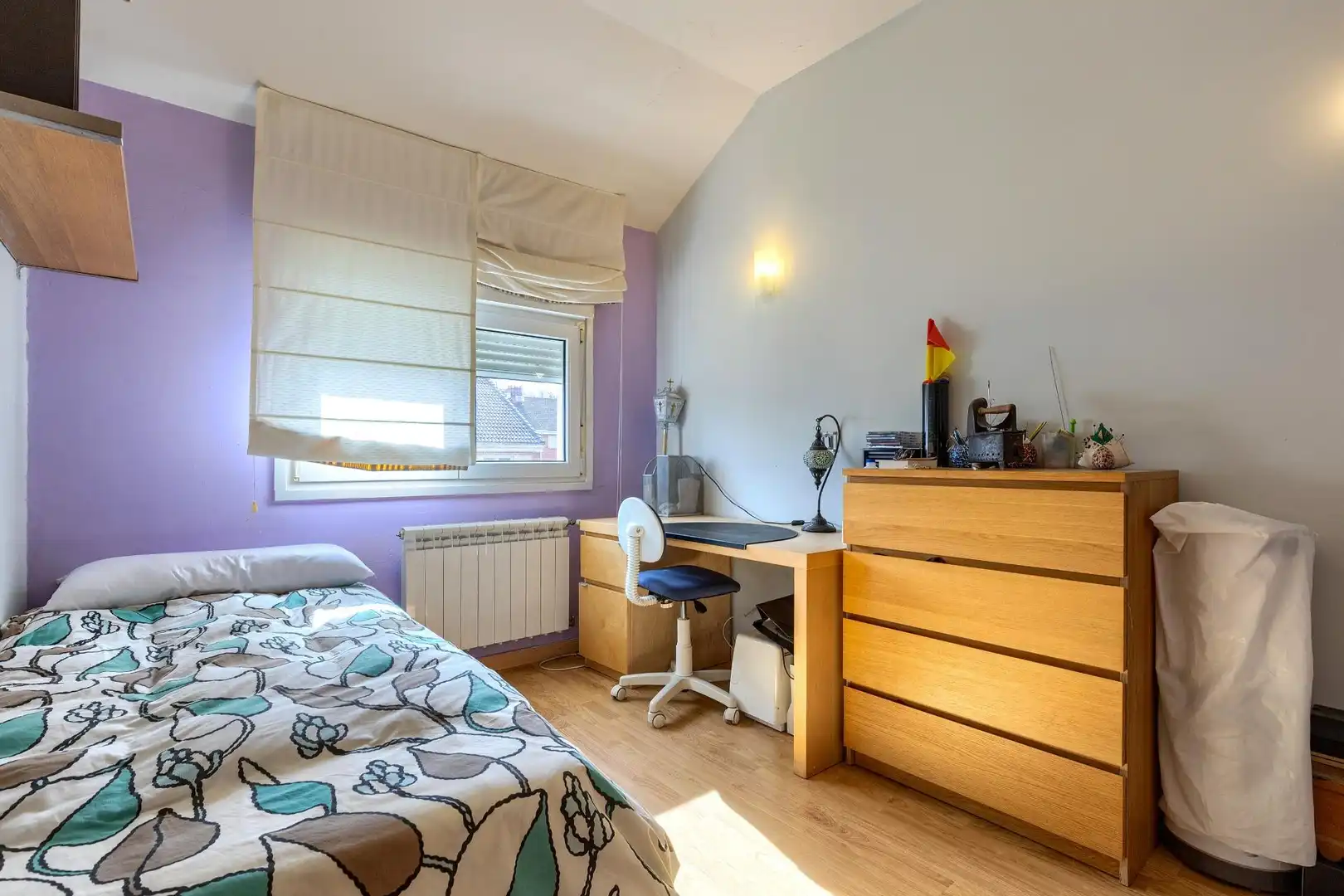 Schlafzimmer von Einfamilien-Reihenhaus zum Verkauf in San Lorenzo de El Escorial mit Heizung, Privatgarten und Abstellraum