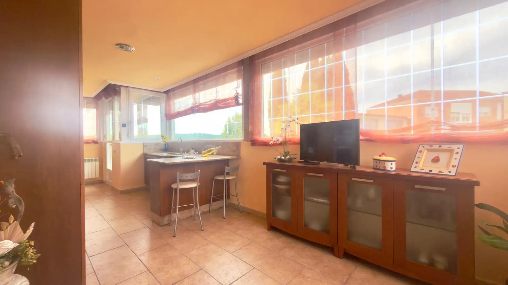 Casa con terraza en venta en Amoeiro, imagen 2