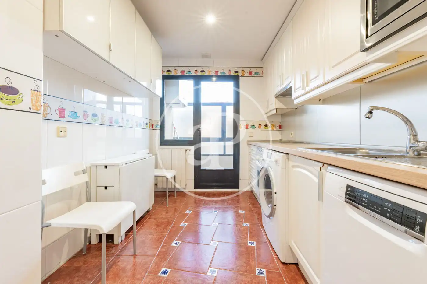 Küche von Wohnung zum Verkauf in La Moraleja mit Klimaanlage, Heizung und Privatgarten