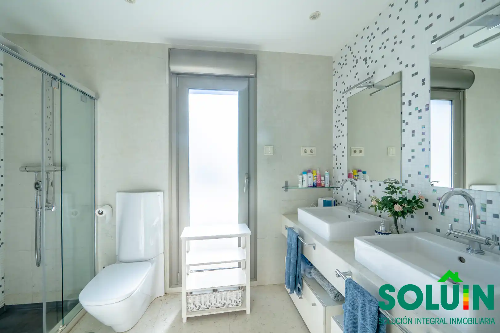Bathroom of Houses for sale in Pozuelo de Alarcón  with Air Conditioner, Heating and Private garden