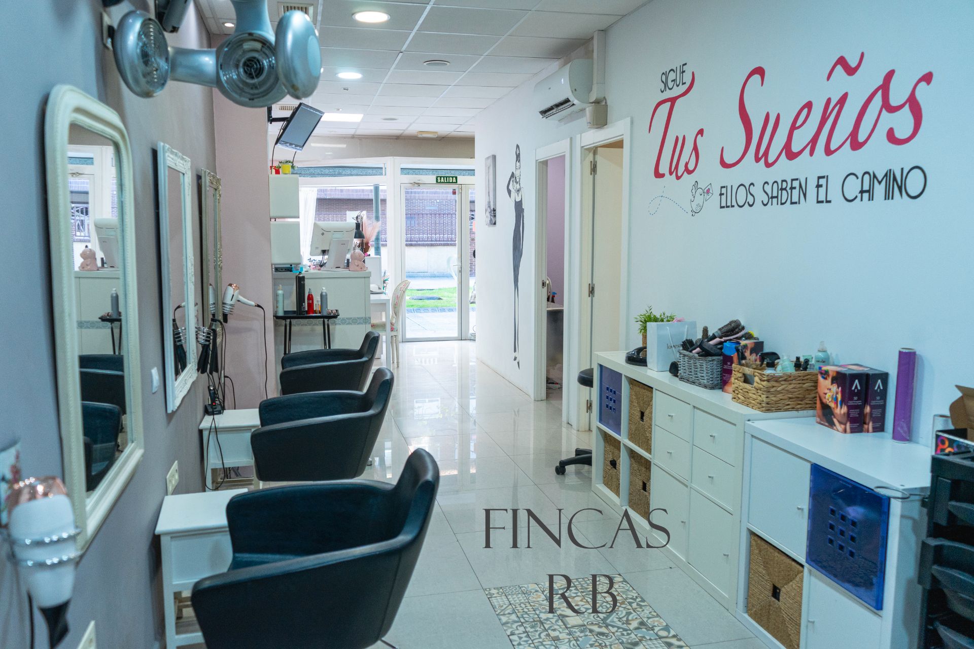 Vista exterior de Local en traspaso en  Zaragoza Capital con Aire acondicionado, Calefacción y Amueblado