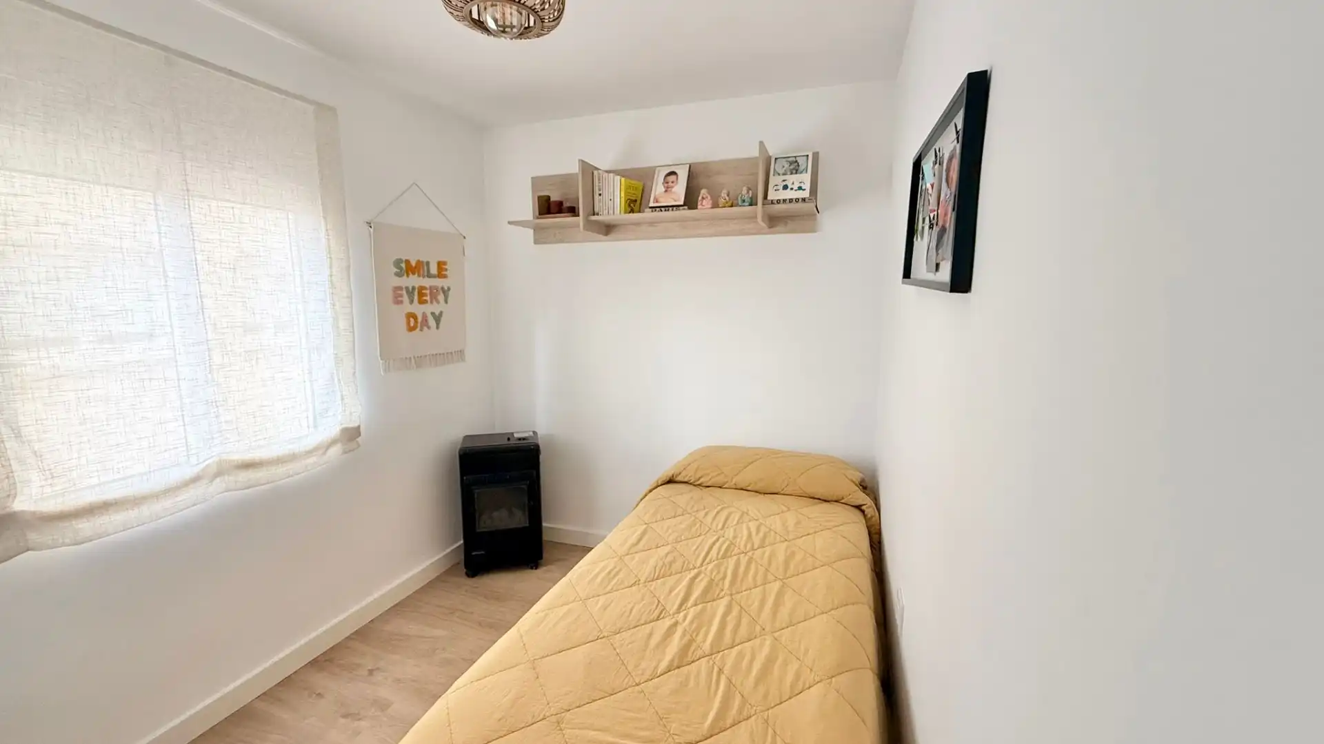 Habitación de Apartamento en venta en Calpe / Calp con Aire acondicionado y Amueblado