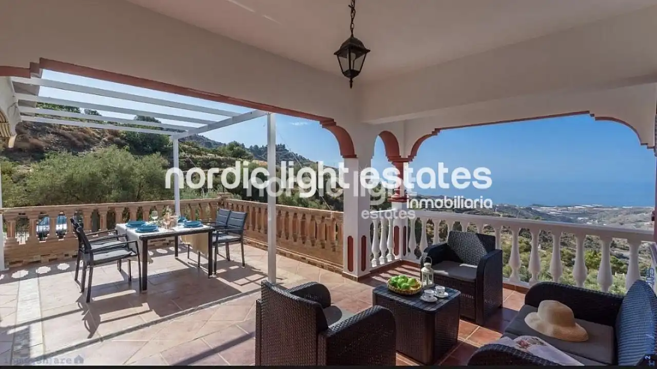 Casa con piscina in vendita a Torrox Pueblo