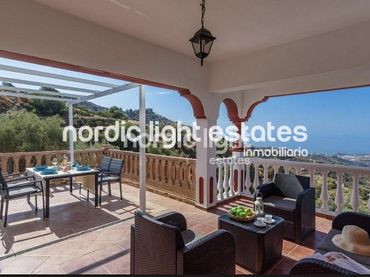 Casa amb piscina en venda a Torrox Pueblo