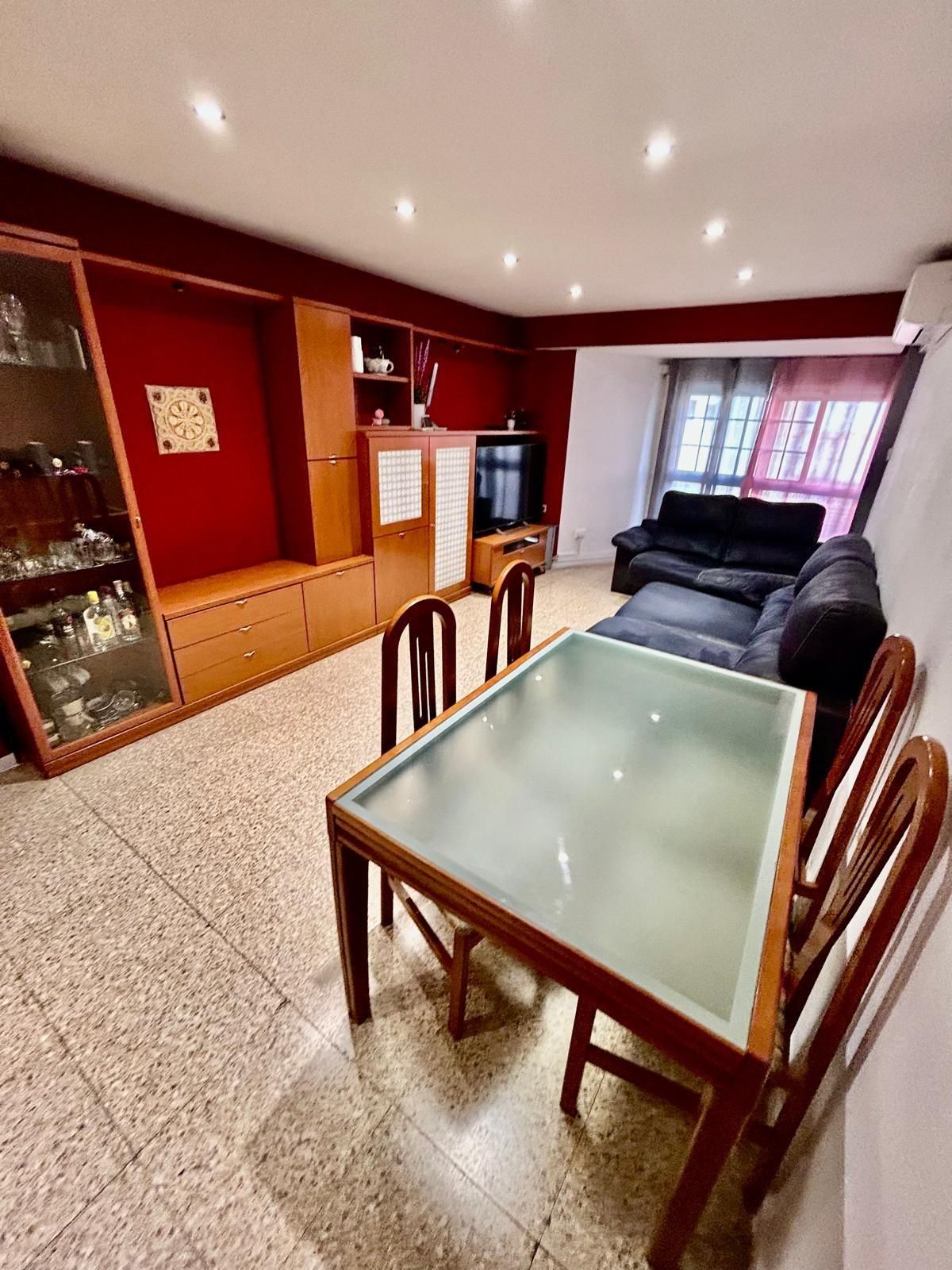 Living room of Flat for sale in  Valencia Capital  with Air Conditioner and Balcony