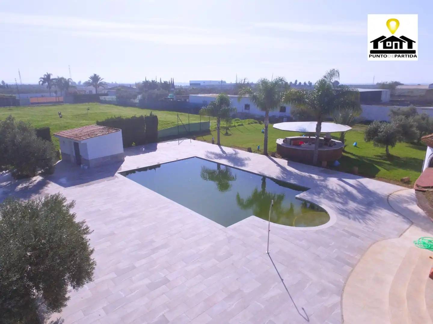 Schwimmbecken von Country house zum Verkauf in Utrera mit Klimaanlage, Heizung und Privatgarten