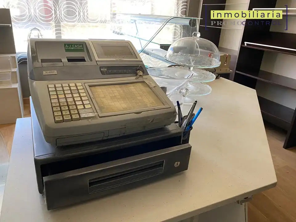 Local comercial de lloguer a Avenida Galo Ponte 54, imagen 10