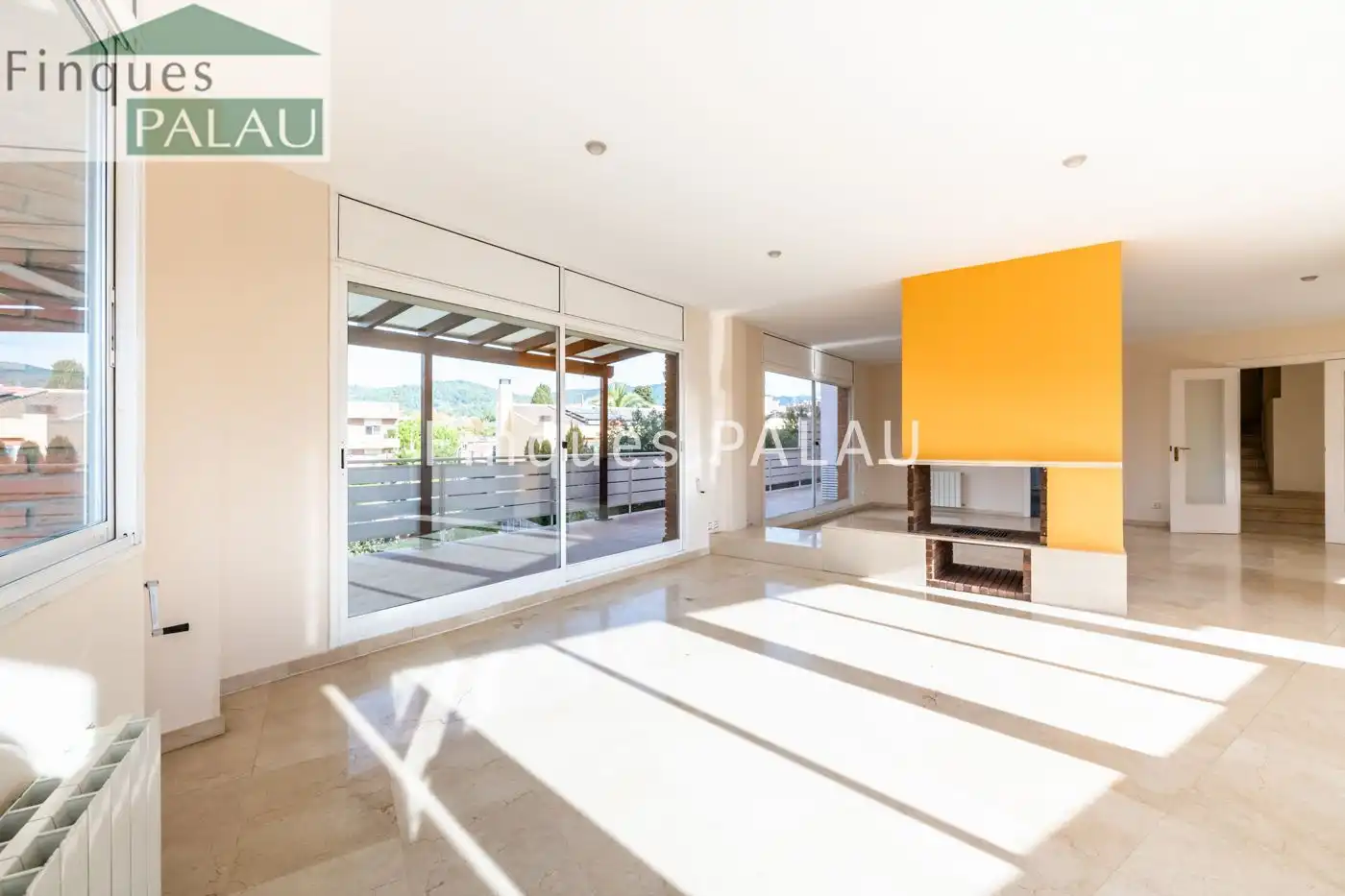 Sala d'estar de Casa o xalet de lloguer en Sant Just Desvern amb Calefacció