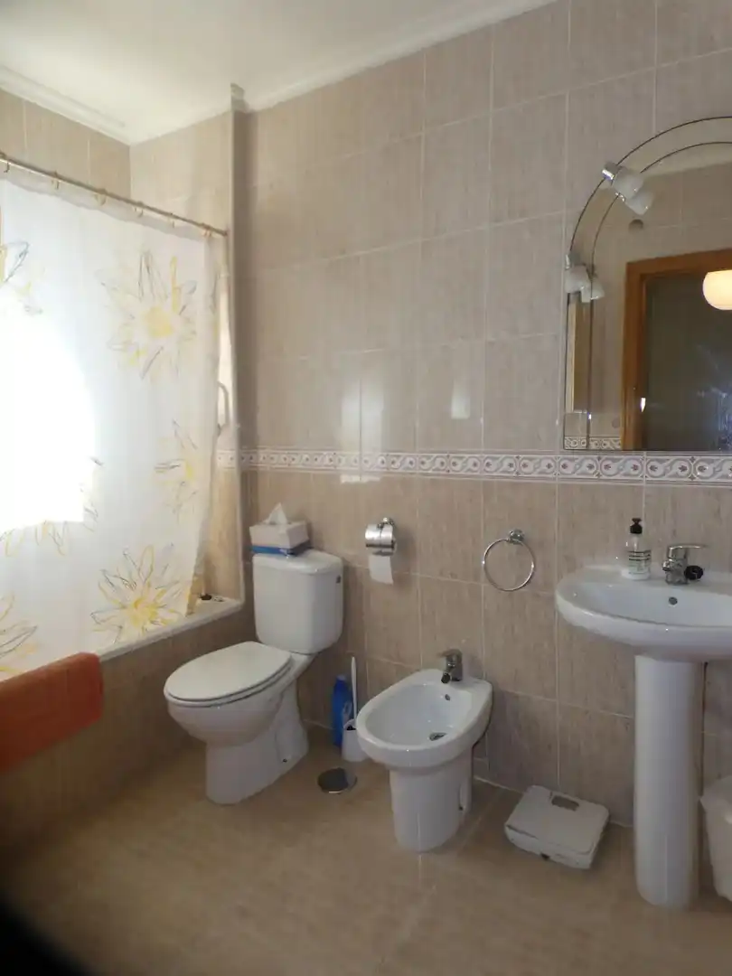 Baño de Casa adosada en venta en San Pedro del Pinatar con Aire acondicionado, Jardín privado y Amueblado