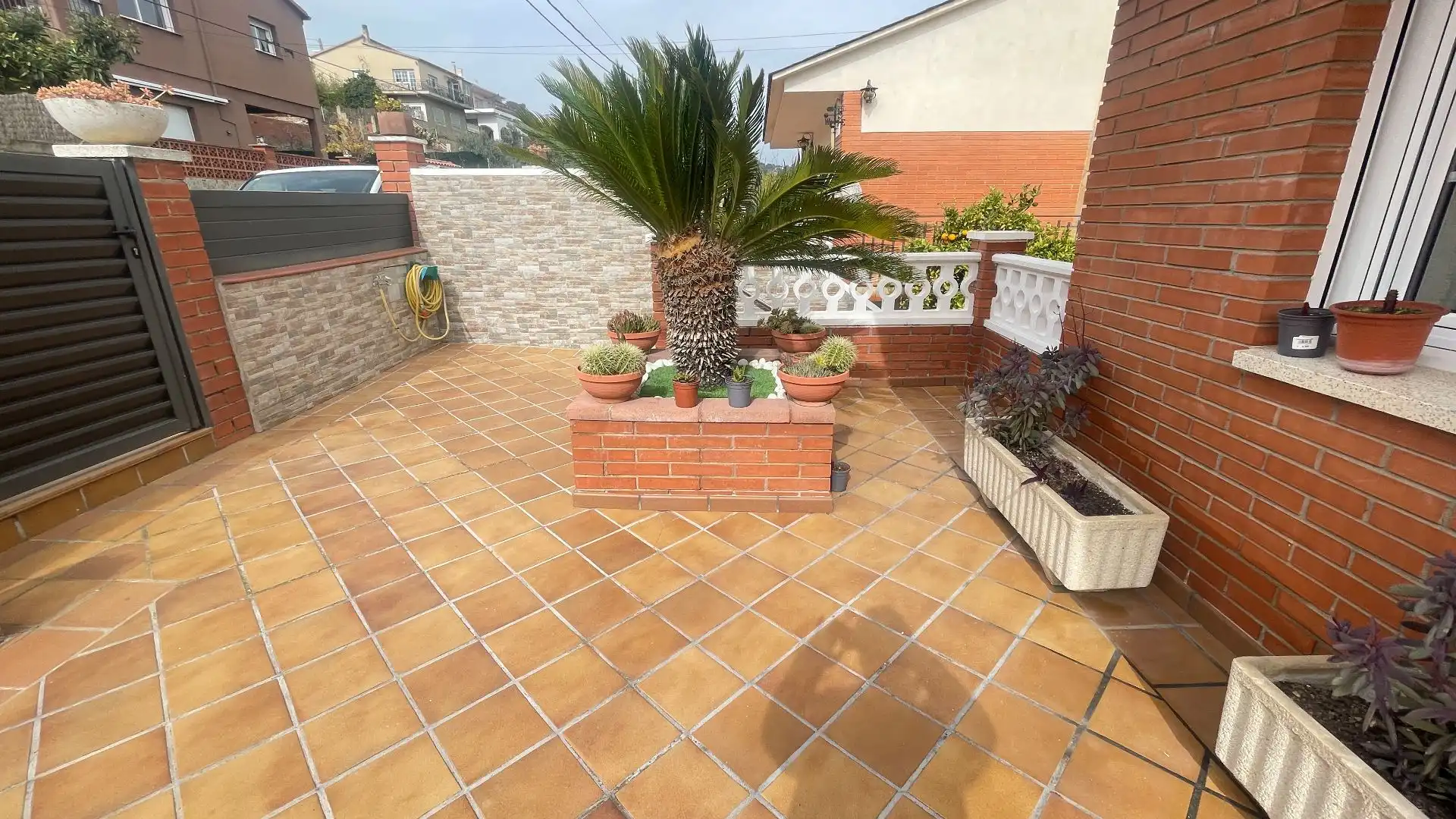 Terrassa de Casa o xalet en venda en Rubí amb Calefacció, Jardí privat i Terrassa