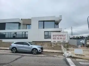 Exterior view of Industrial buildings for sale in Alcorcón