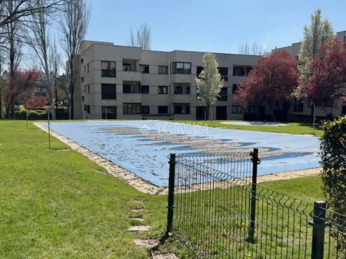 Vista exterior de Pis en venda en Las Rozas de Madrid