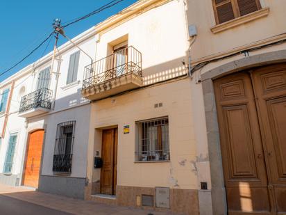 Vista exterior de Casa o xalet en venda en Vilassar de Mar amb Aire condicionat, Calefacció i Jardí privat