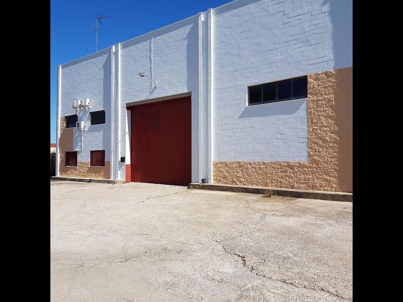 Vista exterior de Nau industrial en venda en Cáceres Capital