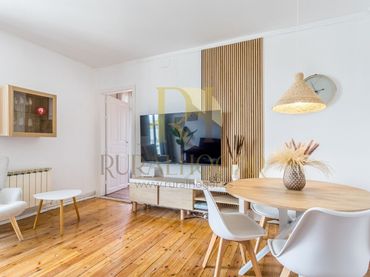 Piso con balcón en venta en Plaza Conde Luna