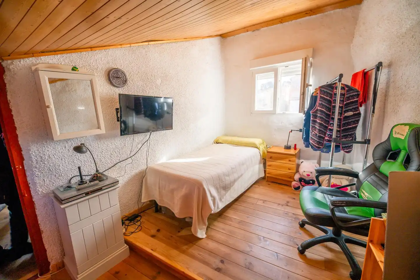 Habitación de Casa o chalet en venta en Almonacid de la Sierra con Calefacción, Terraza y Balcón