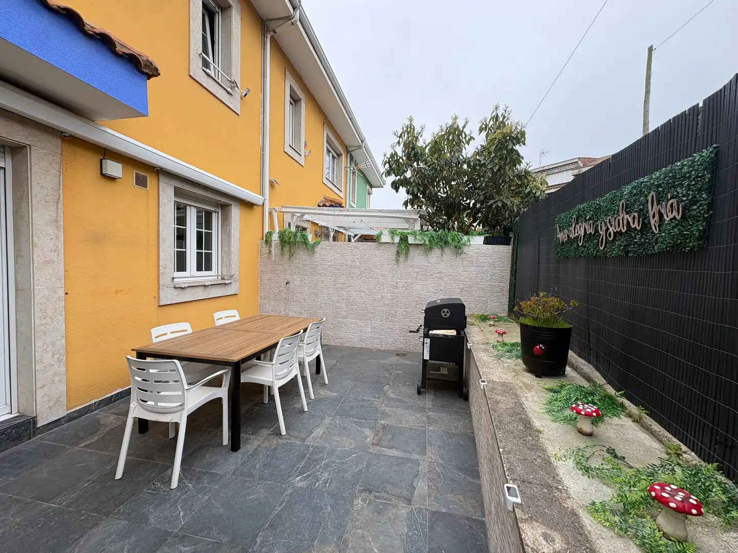 Terrasse von Einfamilien-Reihenhaus zum Verkauf in Carreño mit Heizung, Parkett und Terrasse