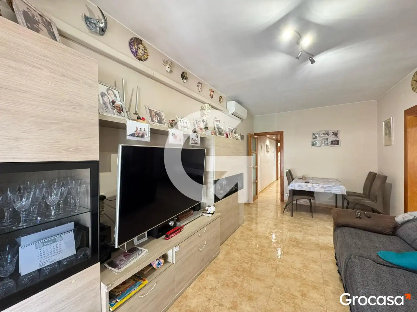 Sala d'estar de Pis en venda en Sant Boi de Llobregat amb Aire condicionat, Calefacció i Forn