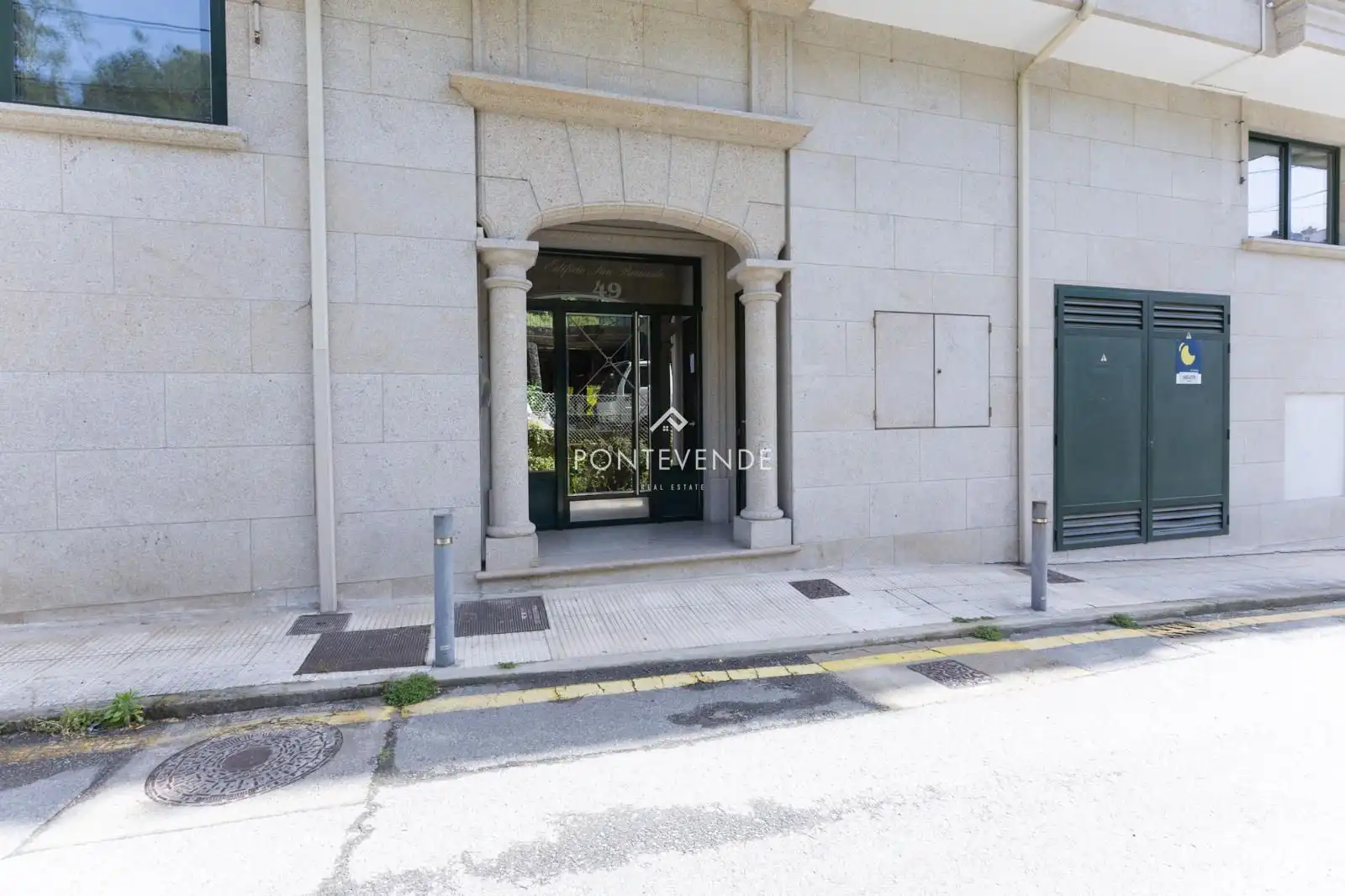 Vista exterior de Piso en venta en Poio con Terraza y Amueblado