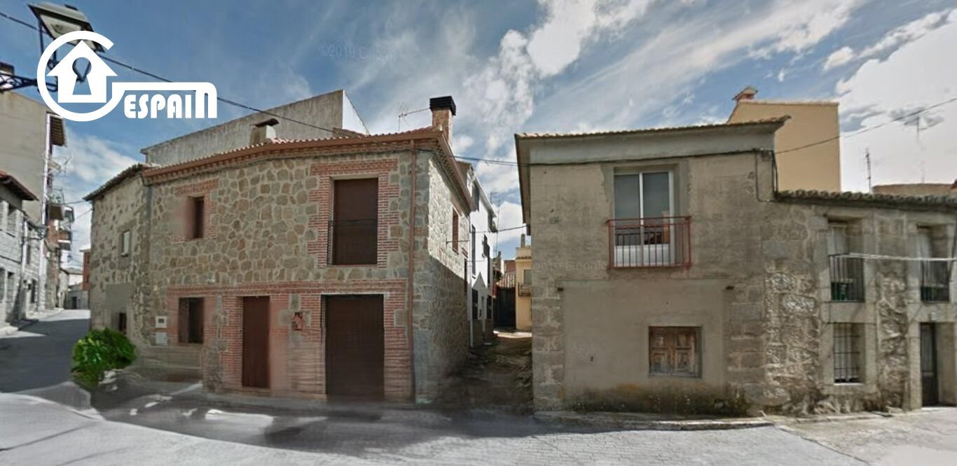 Exterior view of House or chalet for sale in Burgohondo