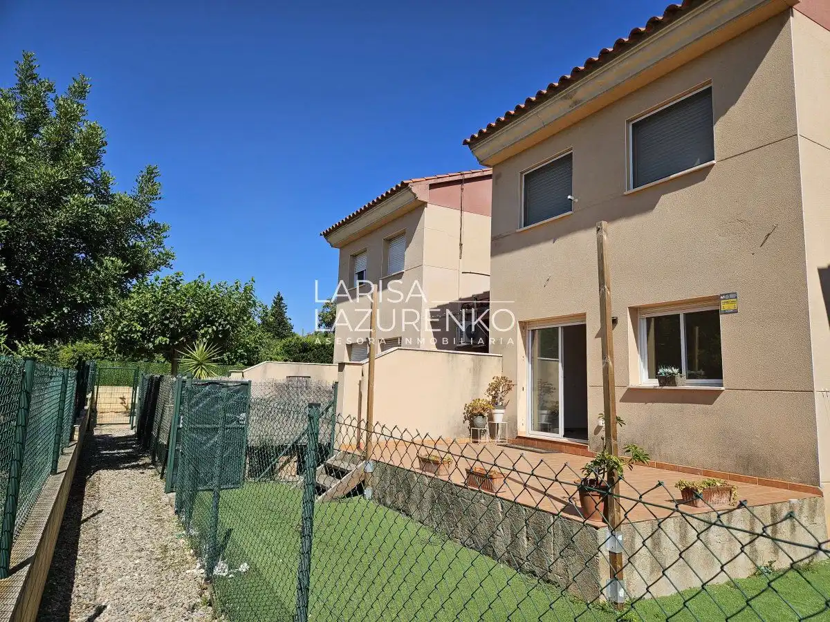 Vista exterior de Casa adosada en venta en Mont-roig del Camp con Aire acondicionado, Calefacción y Terraza