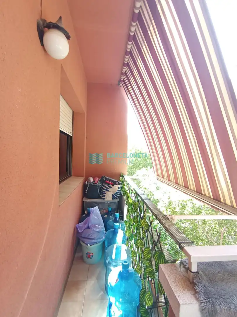 Terraza de Piso en venta en Barcelona con Calefacción, Terraza y Alarma