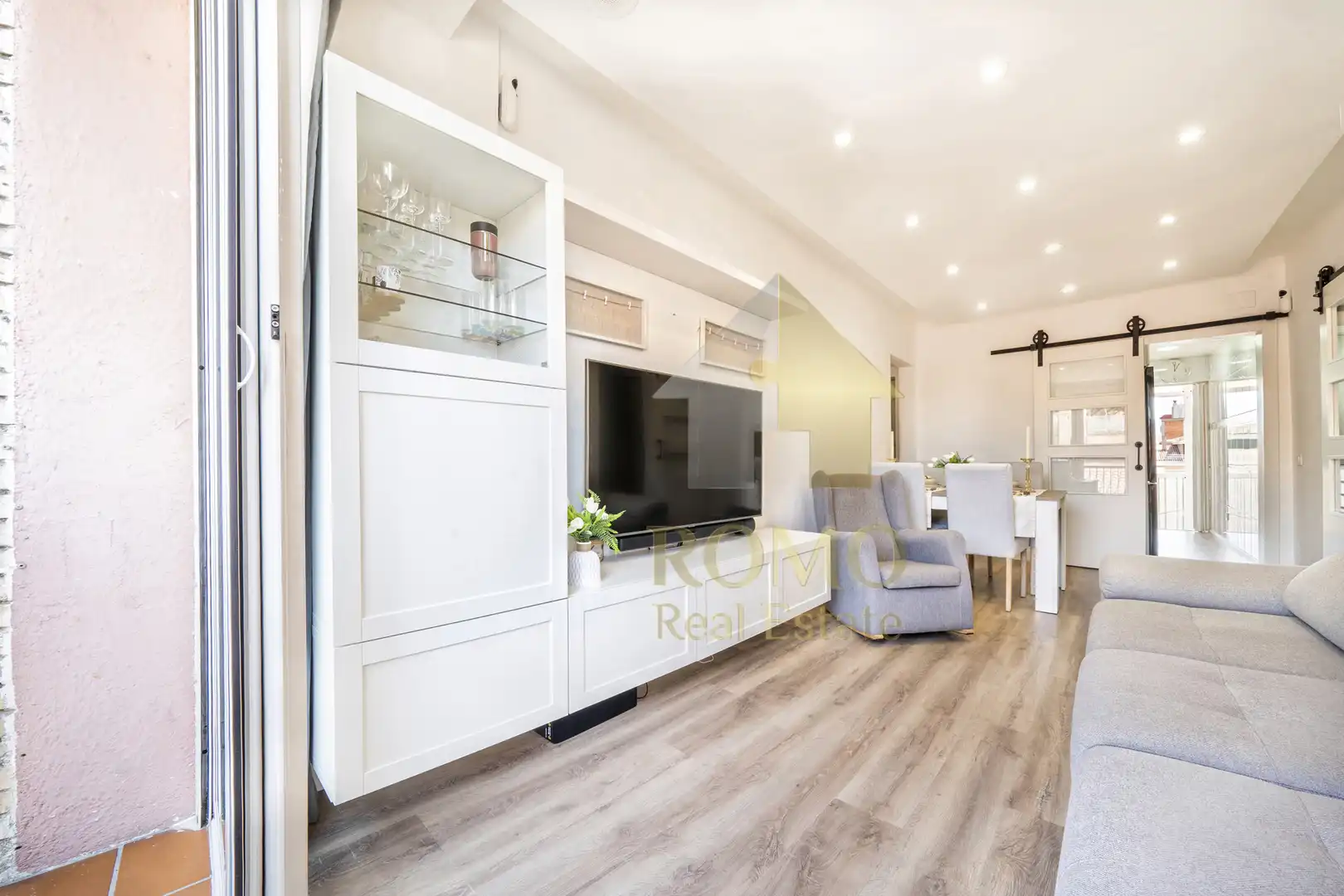 Sala de estar de Piso en venta en Santa Perpètua de Mogoda con Calefacción, Parquet y Balcón