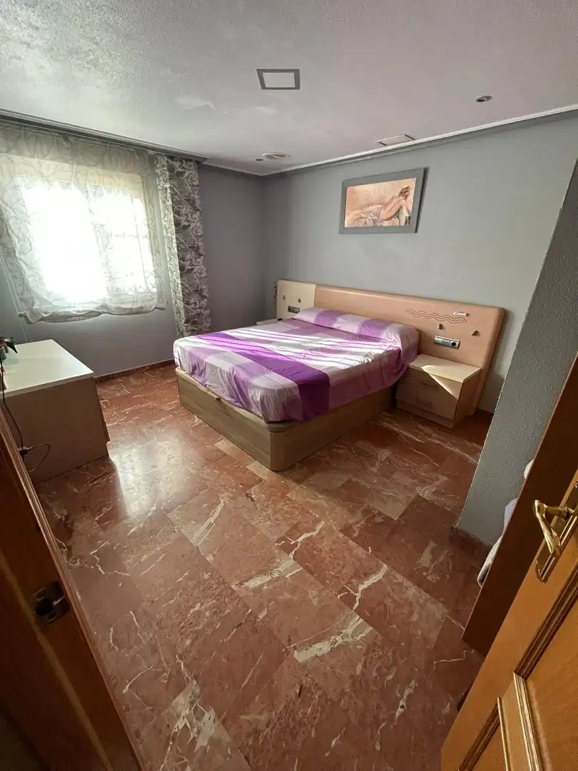 Dormitori de Apartament en venda en Torrevieja amb Terrassa i Balcó