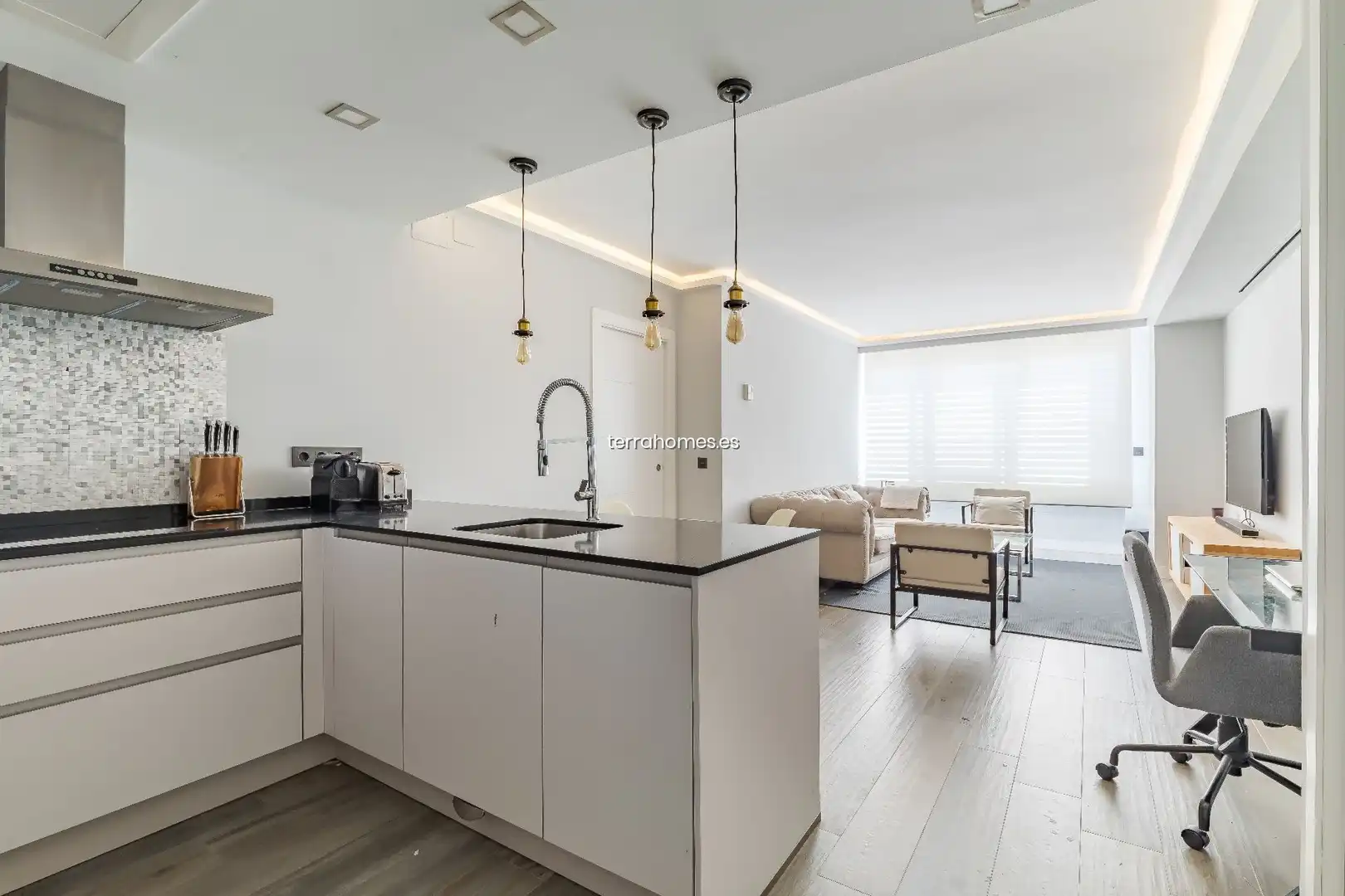 Cuina de Dúplex de lloguer en Madrid amb Aire condicionat, Calefacció i Moblat