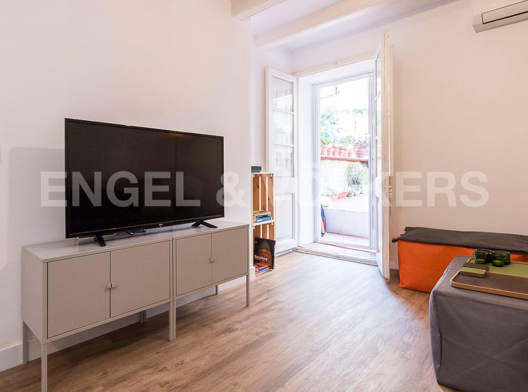 Living room of Apartment for sale in  Barcelona Capital  with Heating and Terrace