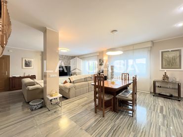 Duplex with balcony for sale in Carrer de Sant Ernest