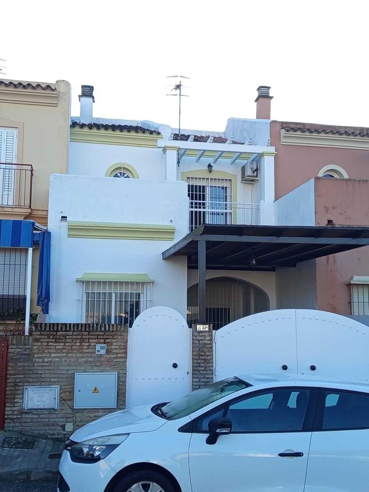 Exterior view of House or chalet for sale in Morón de la Frontera