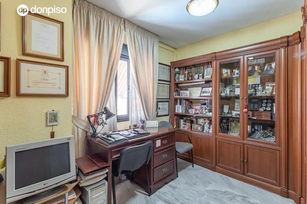 Habitación de Piso en venta en Granada con Aire acondicionado, Calefacción y Terraza