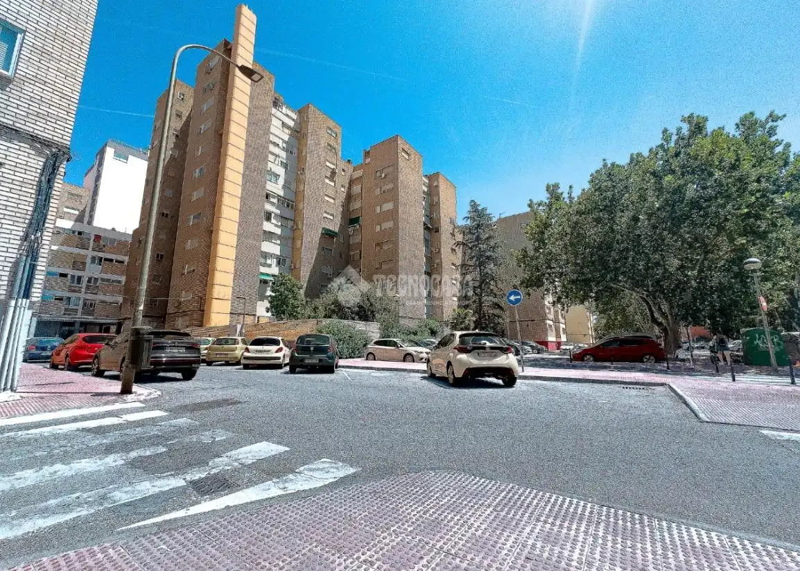 Vista exterior de Piso en venta en Alcalá de Henares con Calefacción y Terraza