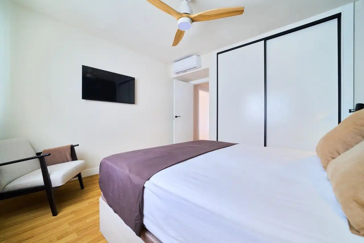 Habitación de Apartamento de alquiler en Fuengirola con Aire acondicionado, Terraza y Amueblado