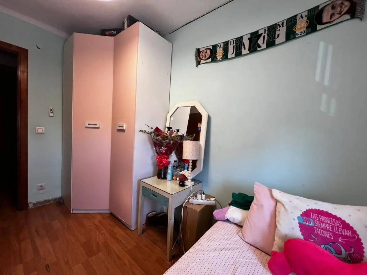 Bedroom of Flat for sale in Sevilla  with Air Conditioner and Heating
