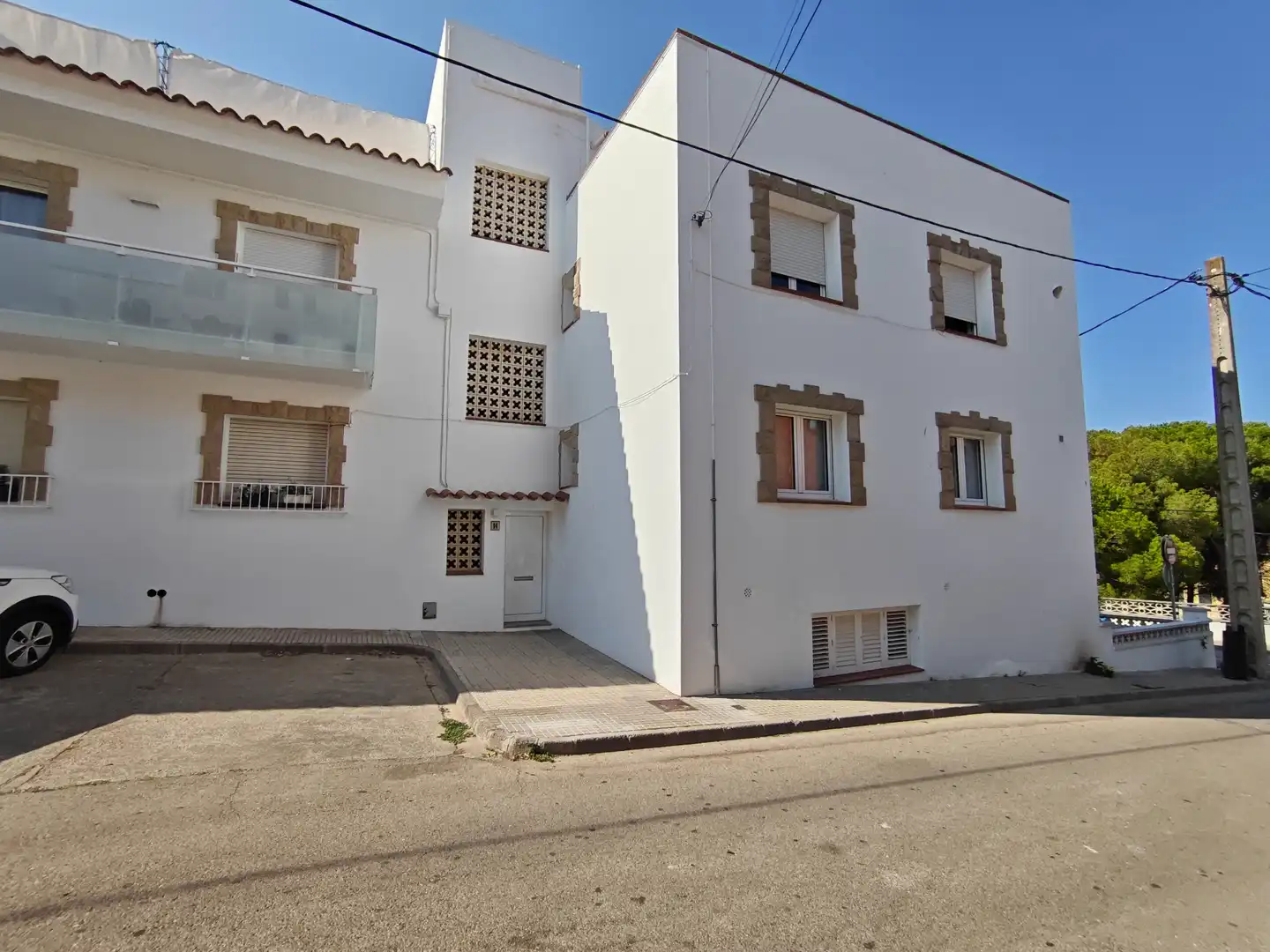 Exterior view of Flat for sale in L'Escala  with Air Conditioner, Heating and Parquet flooring