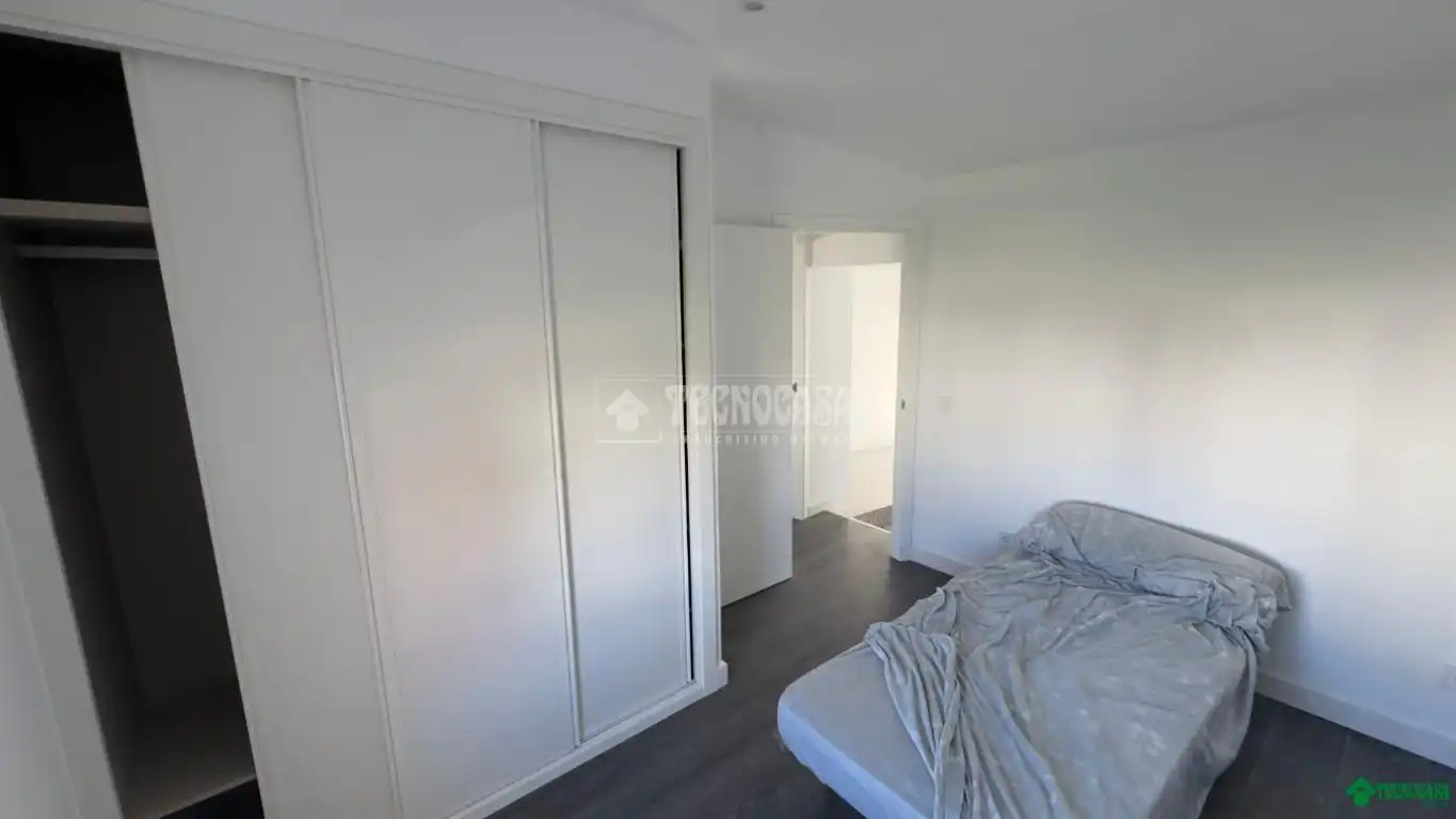 Habitación de Casa adosada en venta en Villarrubio con Calefacción, Amueblado y Alarma