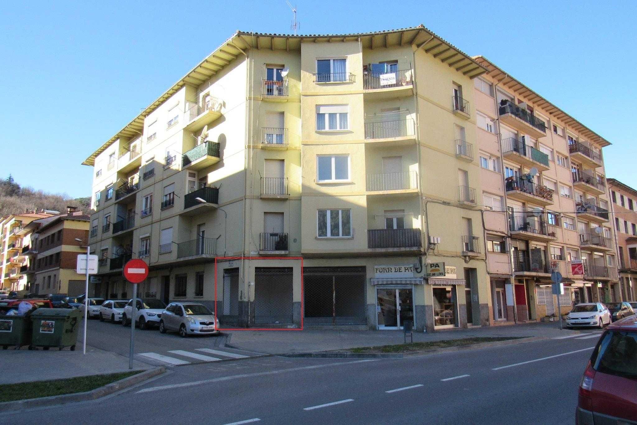 Vista exterior de Local en venda en Ripoll