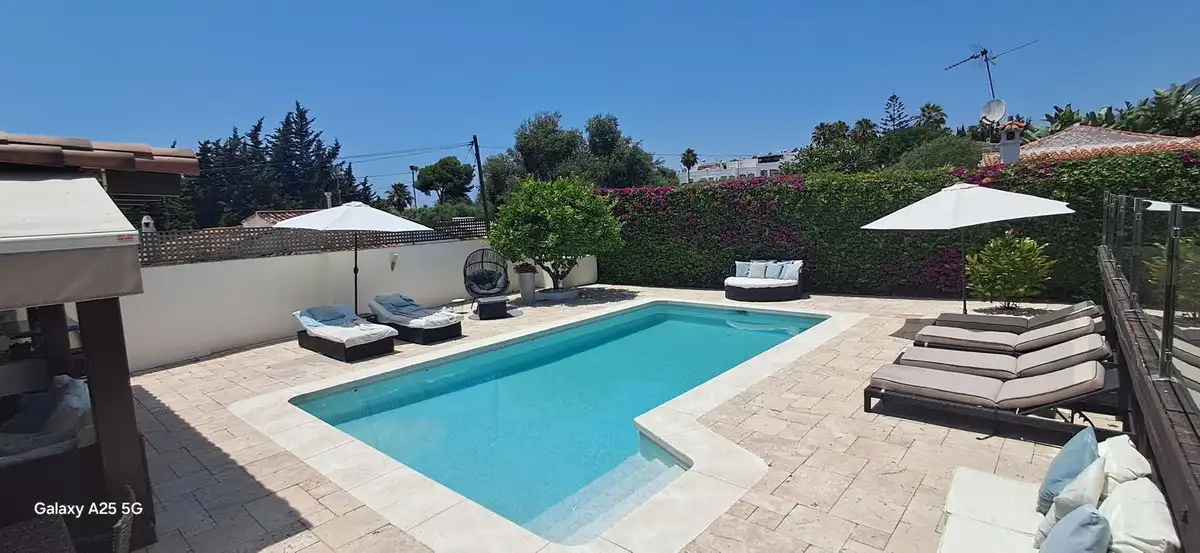 Piscina de Casa o chalet en venta en Marbella con Terraza y Piscina