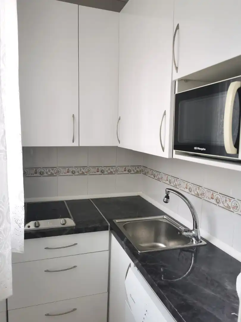 Apartament de lloguer a Plaza Presidente Adolfo Suárez, Manantiales - Estación de Autobuses
