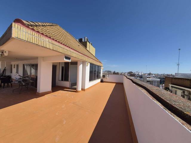 Ático en Alquiler en Calle ARJONA en Arenal - Museo